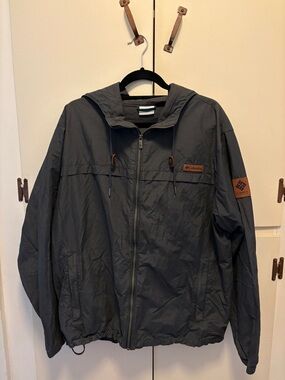 Columbia Men's Hooded Windbreaker Jacket - Black with Brown Accents